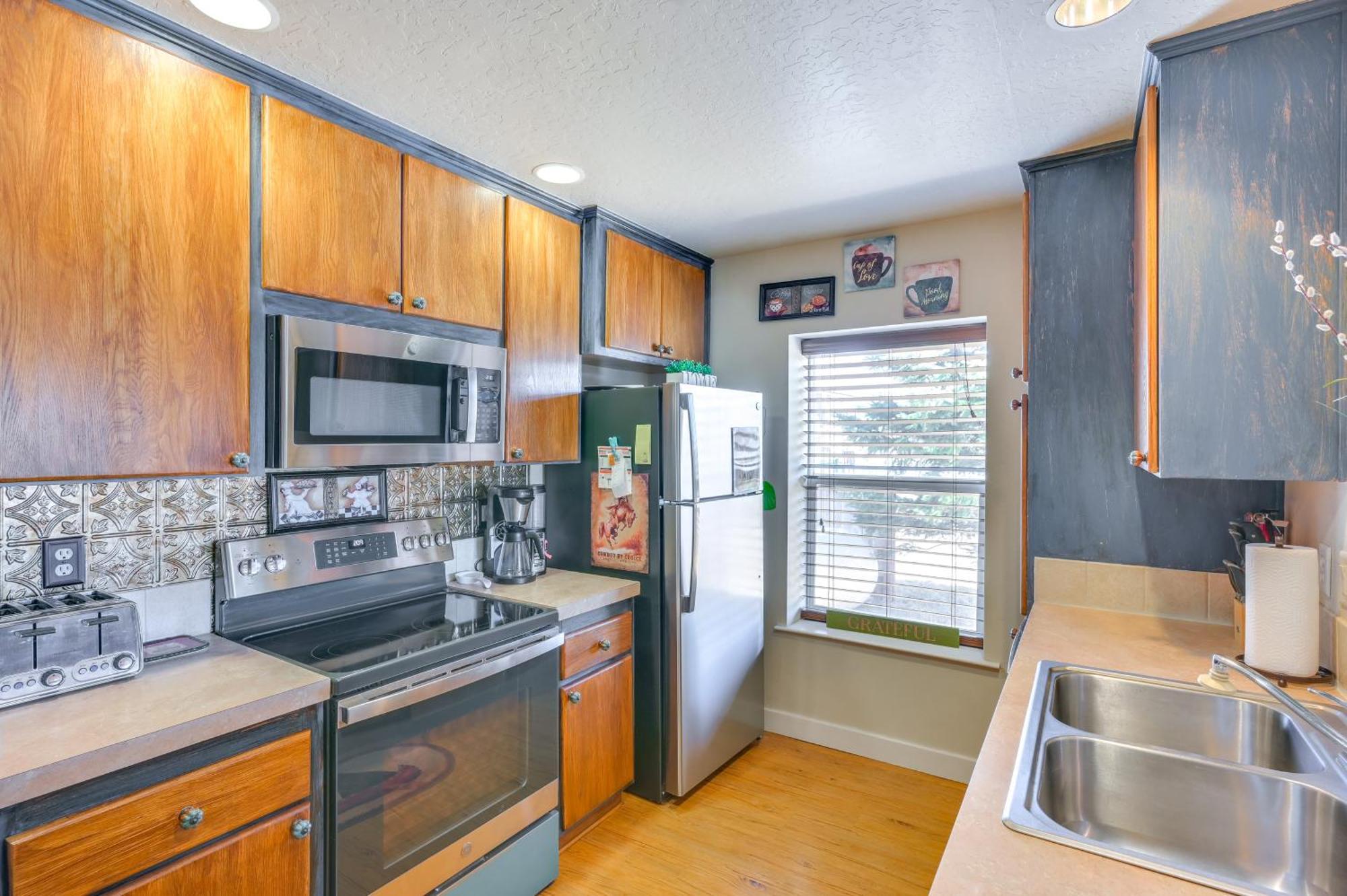 Ennis Vacation Rental With Balcony Walk To Downtown Bagian luar foto
