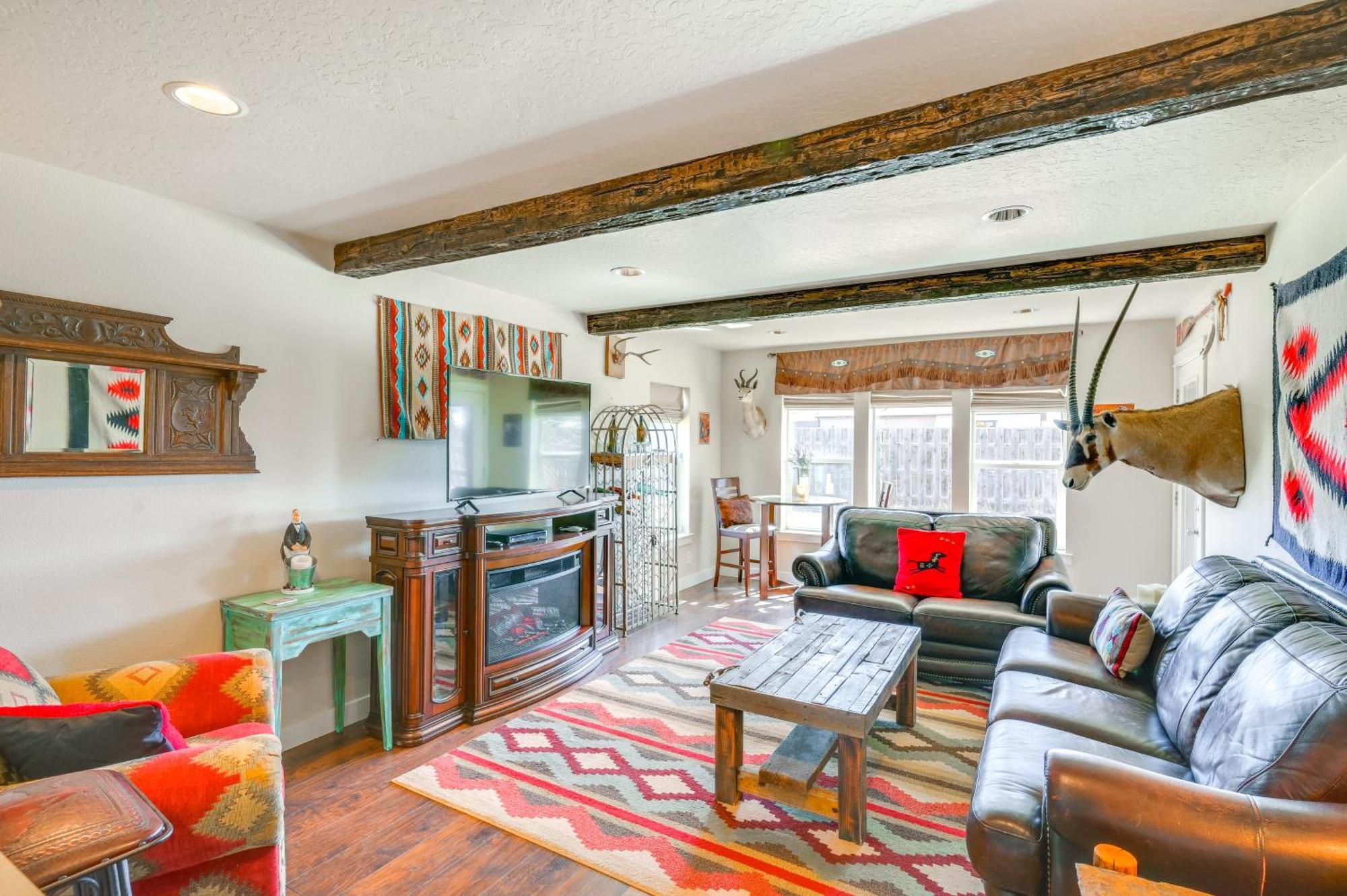 Ennis Vacation Rental With Balcony Walk To Downtown Bagian luar foto